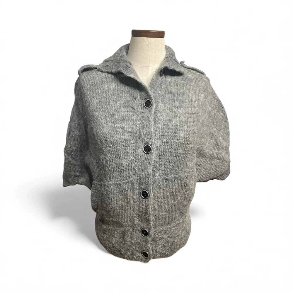 •Gray Button-Up Knit Sweater - Picture 2 of 6